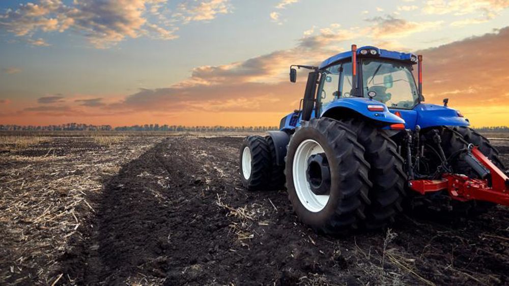 Au-delà de l’investissement, plusieurs critères entrent en jeu dans le choix entre pneus basse pression et jumelage de roues. © Shutterstock